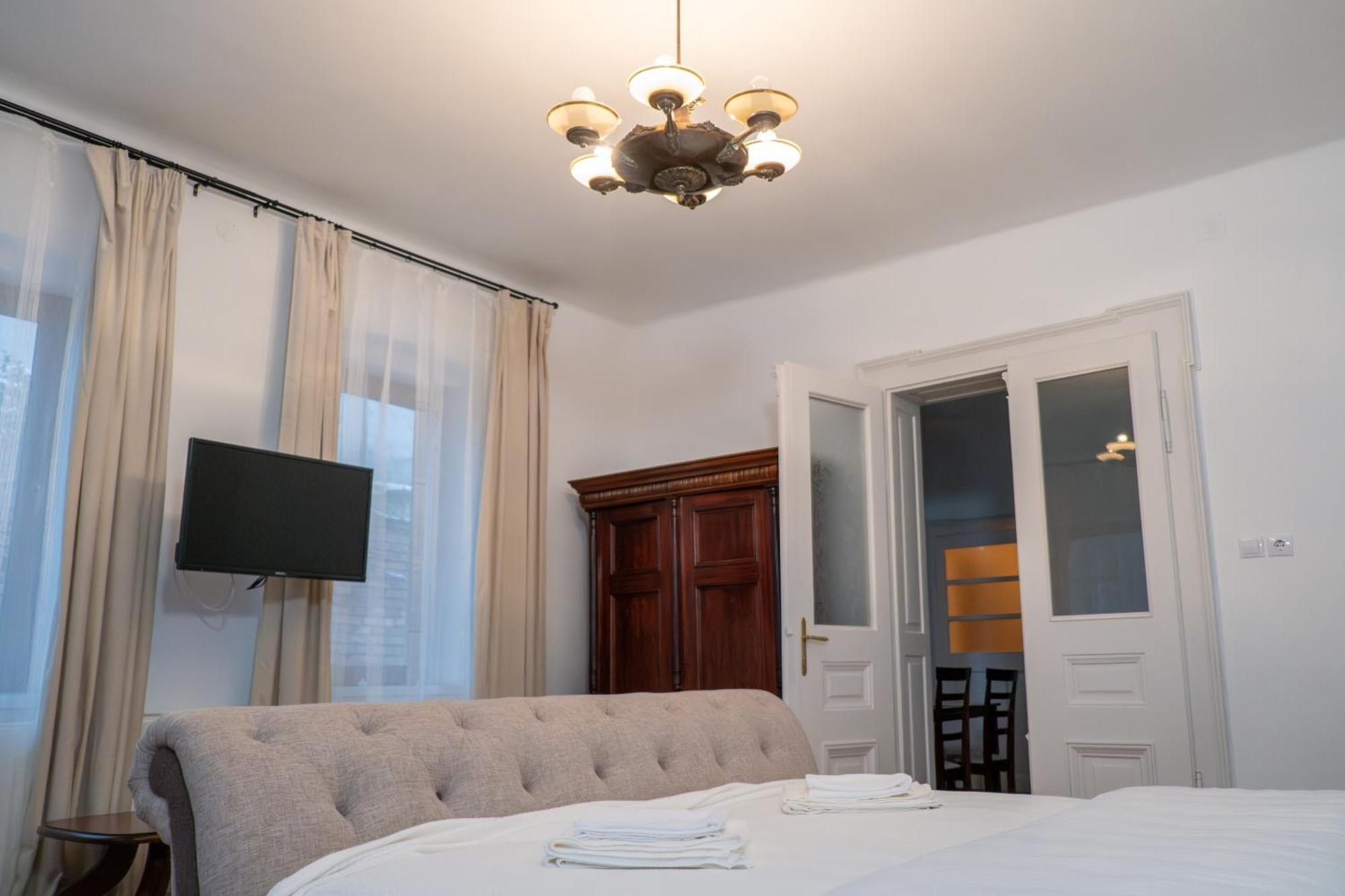 Apartmán Casa Puscariu Brašov Exteriér fotografie
