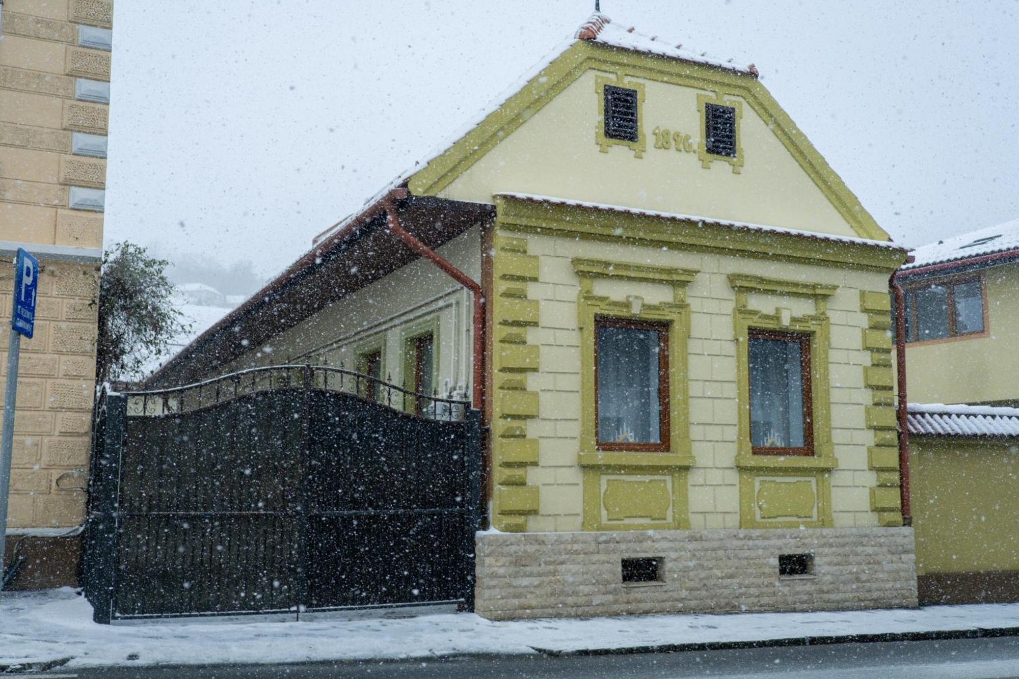 Apartmán Casa Puscariu Brašov Exteriér fotografie